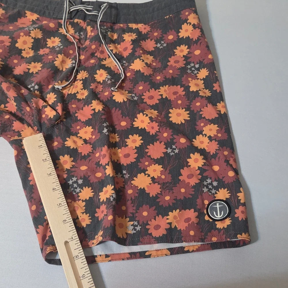 Captain Fin Board Shorts Men 34 Multi Floral Print Surf Trunks Anchor Patch